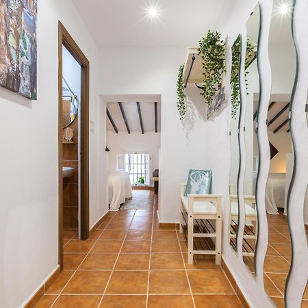 Casa Randonneur, Traditional Townhouse In Alora. Exterior photo