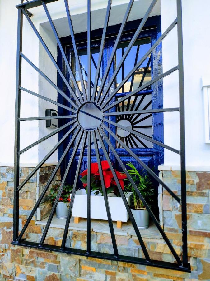 Casa Randonneur, Traditional Townhouse In Alora. Exterior photo