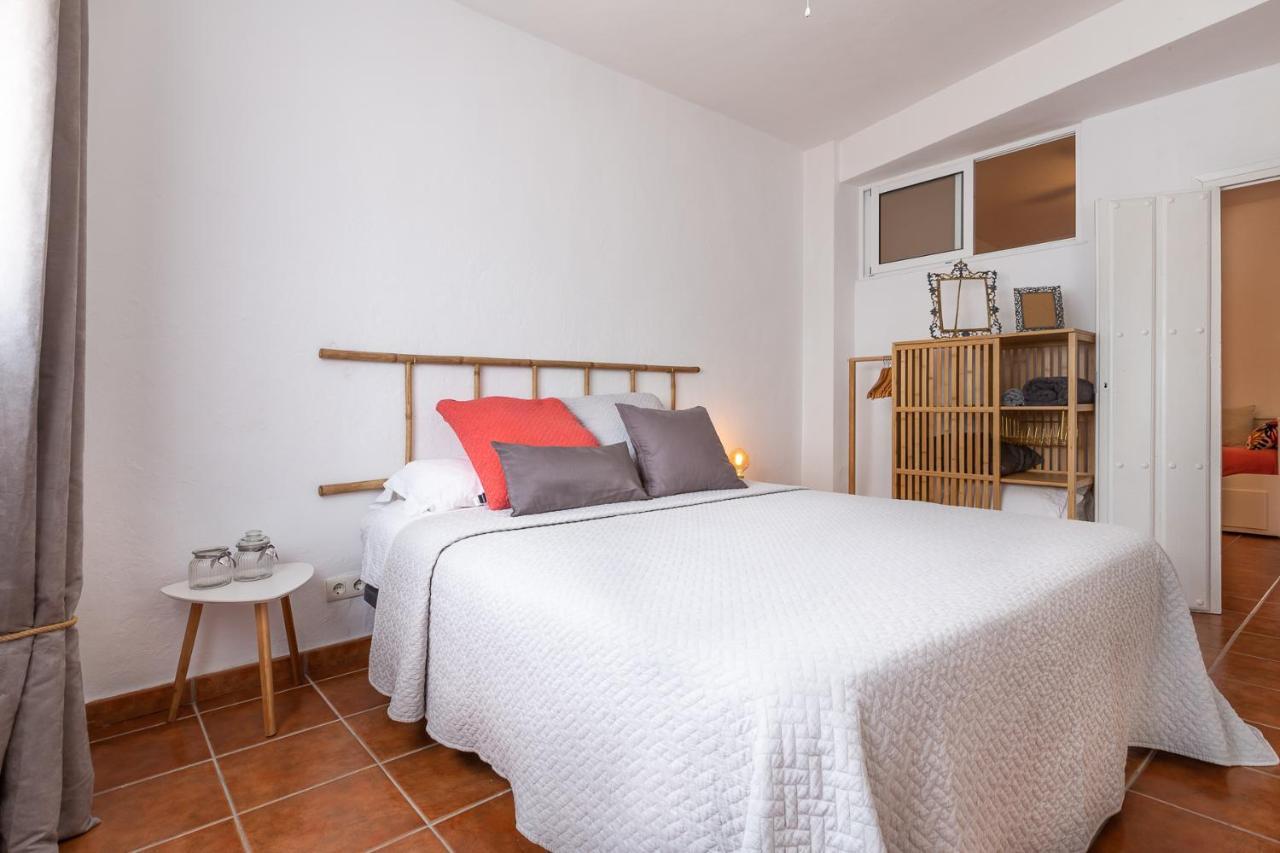 Casa Randonneur, Traditional Townhouse In Alora. Exterior photo