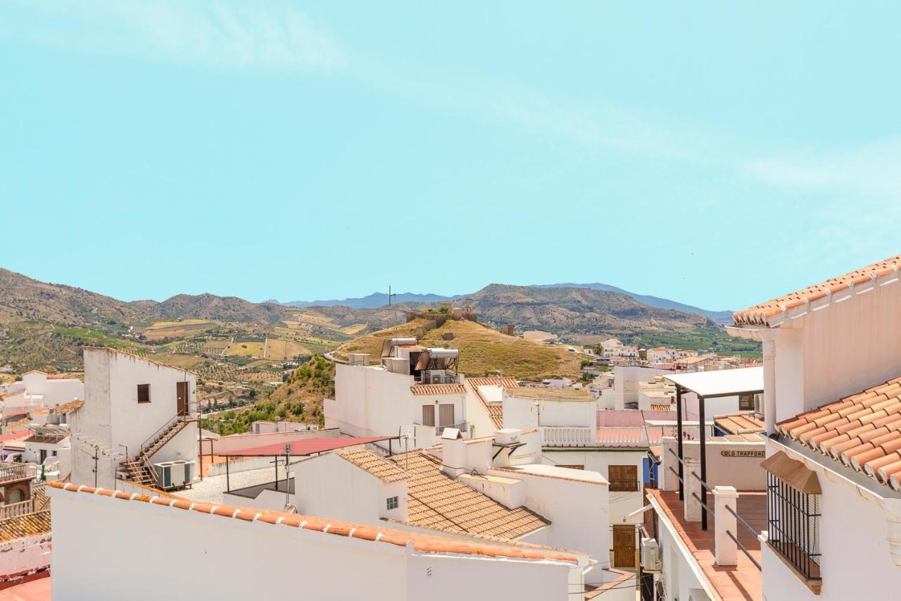 Casa Randonneur, Traditional Townhouse In Alora. Exterior photo